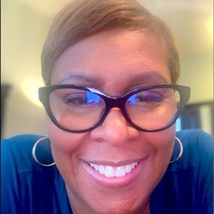 Meet your Posher, Carla